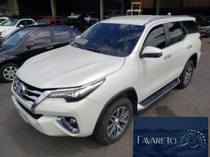 TOYOTA HILUX SW4 18/18