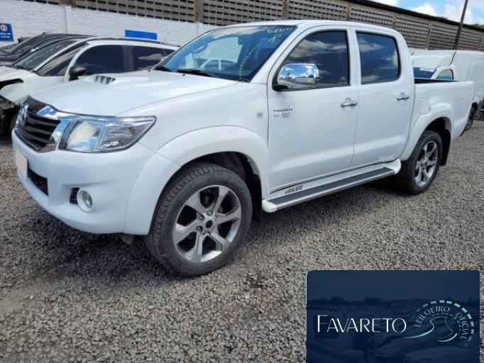 TOYOTA HILUX CD 14/14